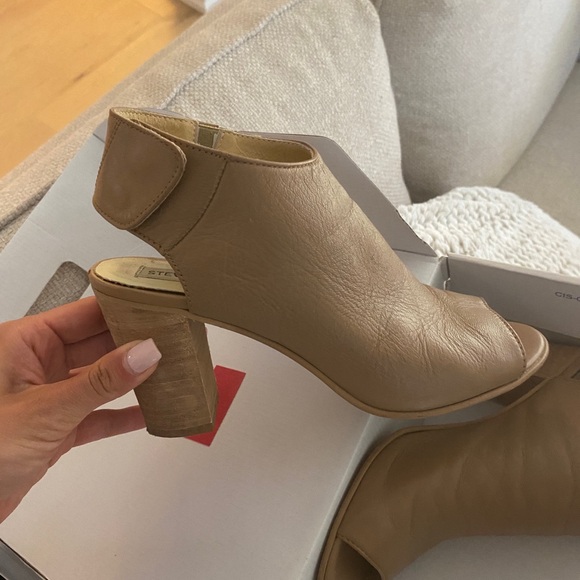 Steve Madden shootie (open toe bootie heel) size 8.5 - Picture 3 of 3